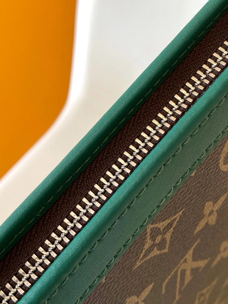 LV Clutch Bags 4233A-2090