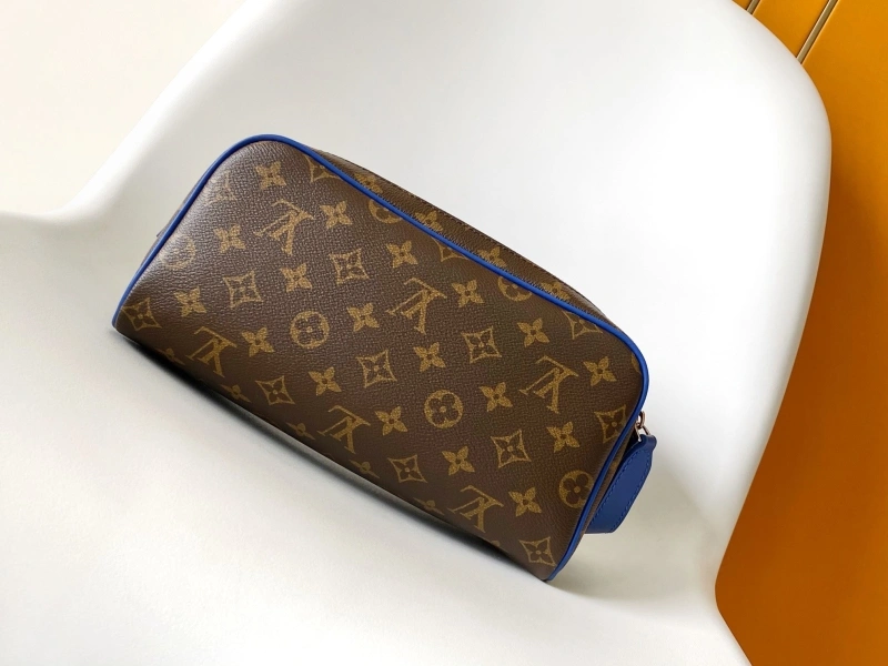 LV Cosmetic Bags 4233A-2174