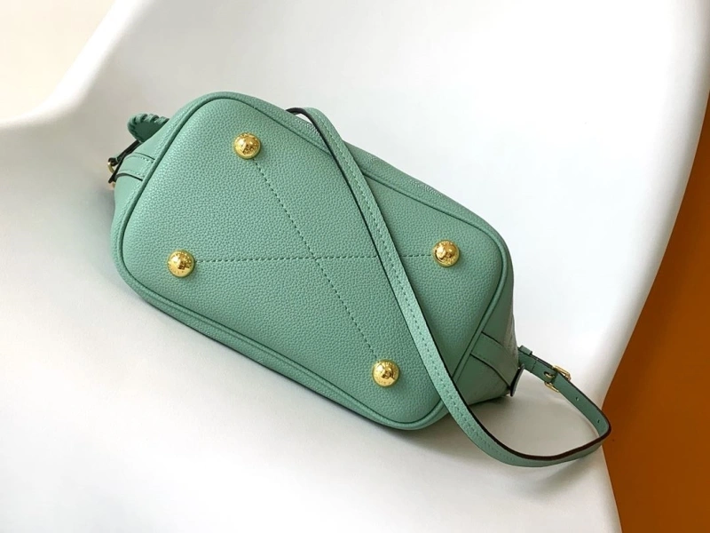 LV Shopping Bags 4233G-0270