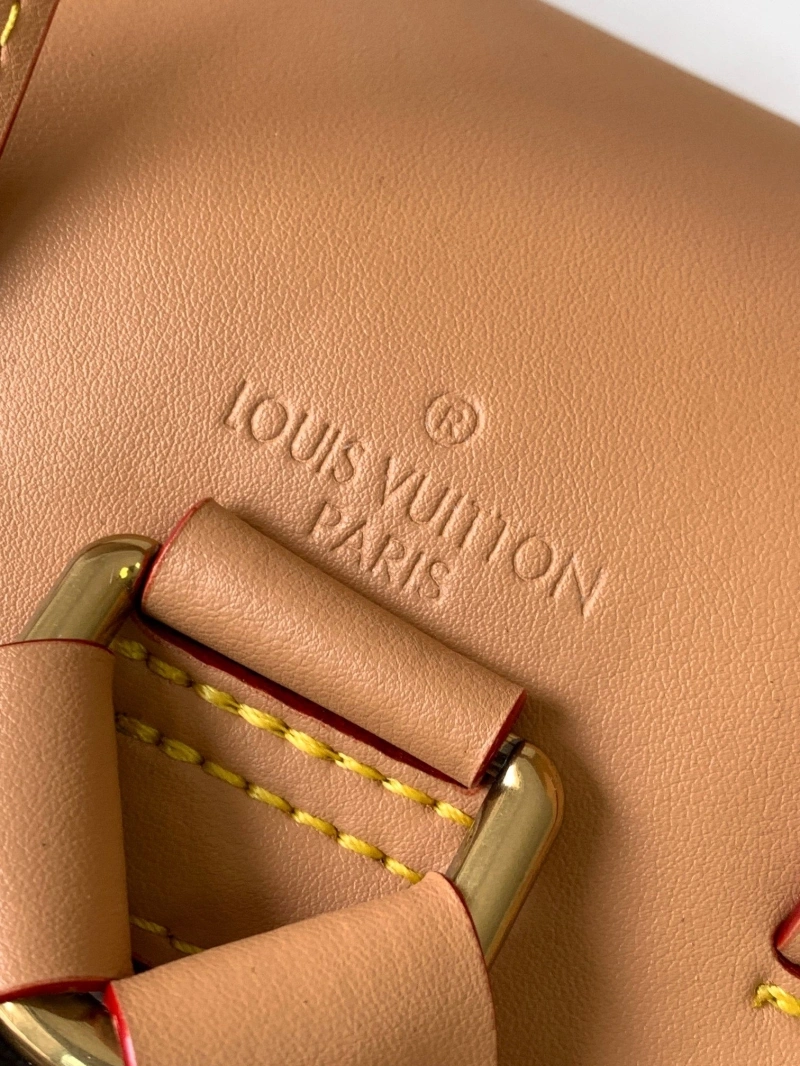 LV Backpacks 4233G-0388