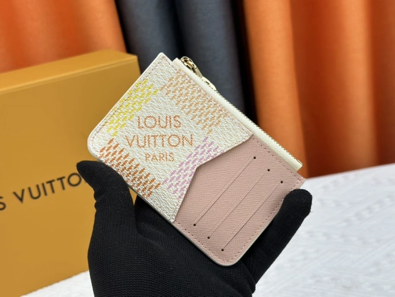 LV Wallets 4233G-0420
