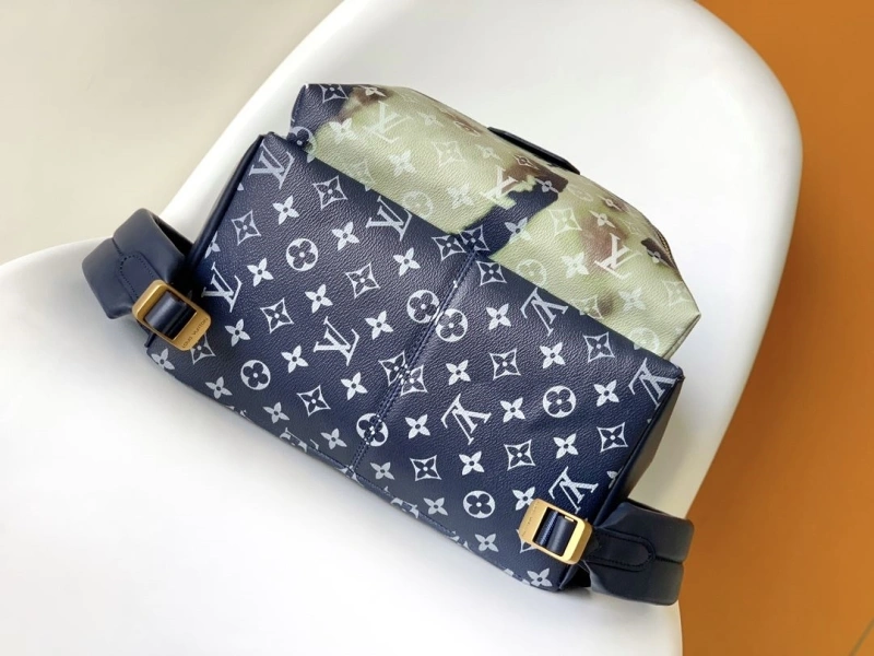 LV Backpacks 4233G-0470