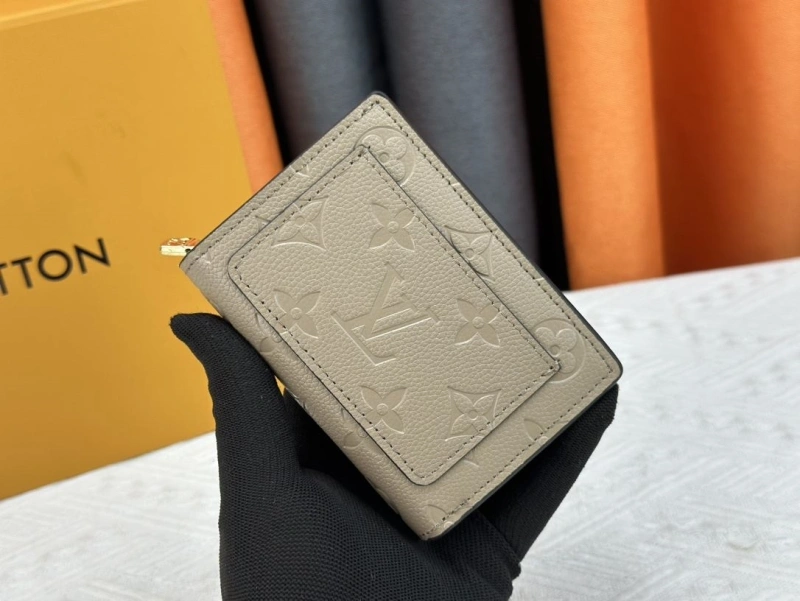 LV Wallets 4233G-0574