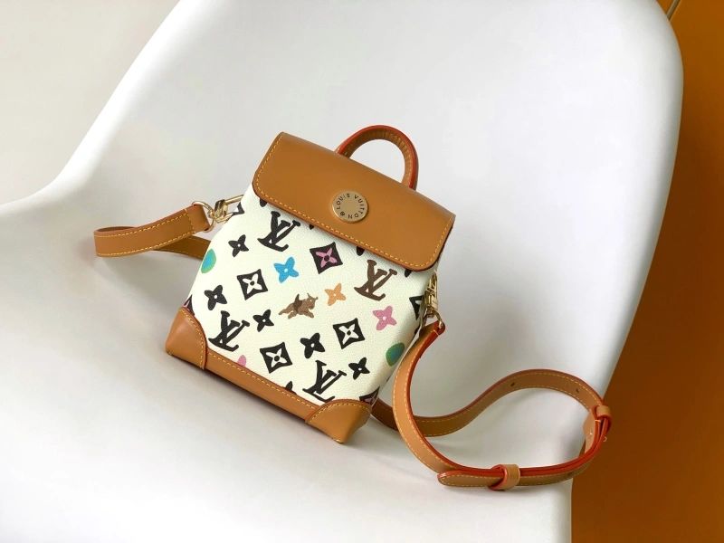 LV Backpacks 4233G-0590