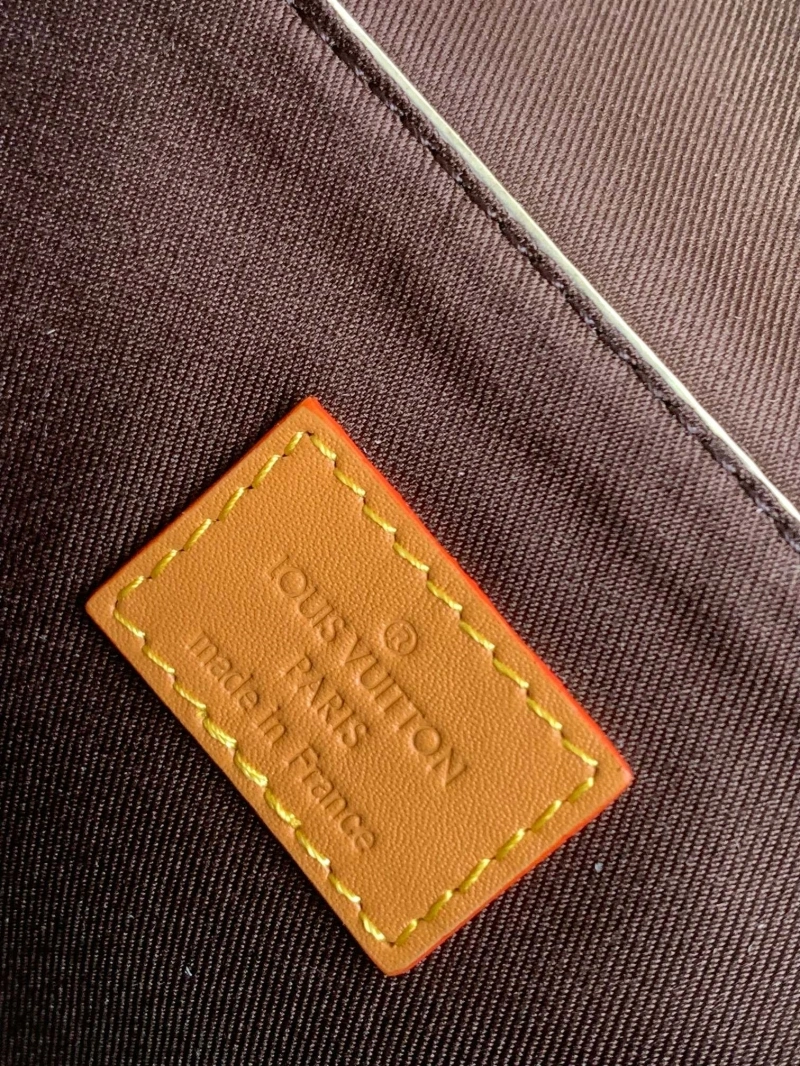LV Backpacks 4233G-0590