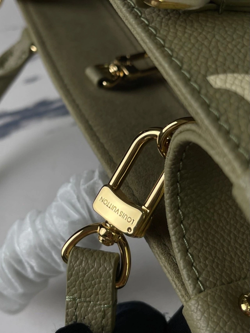 LV Shopping Bags 4233G-0676