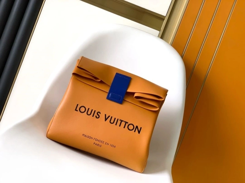 LV Clutch Bags 4233G-0871