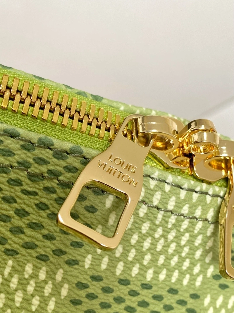 LV Travel Bags 4233G-1184