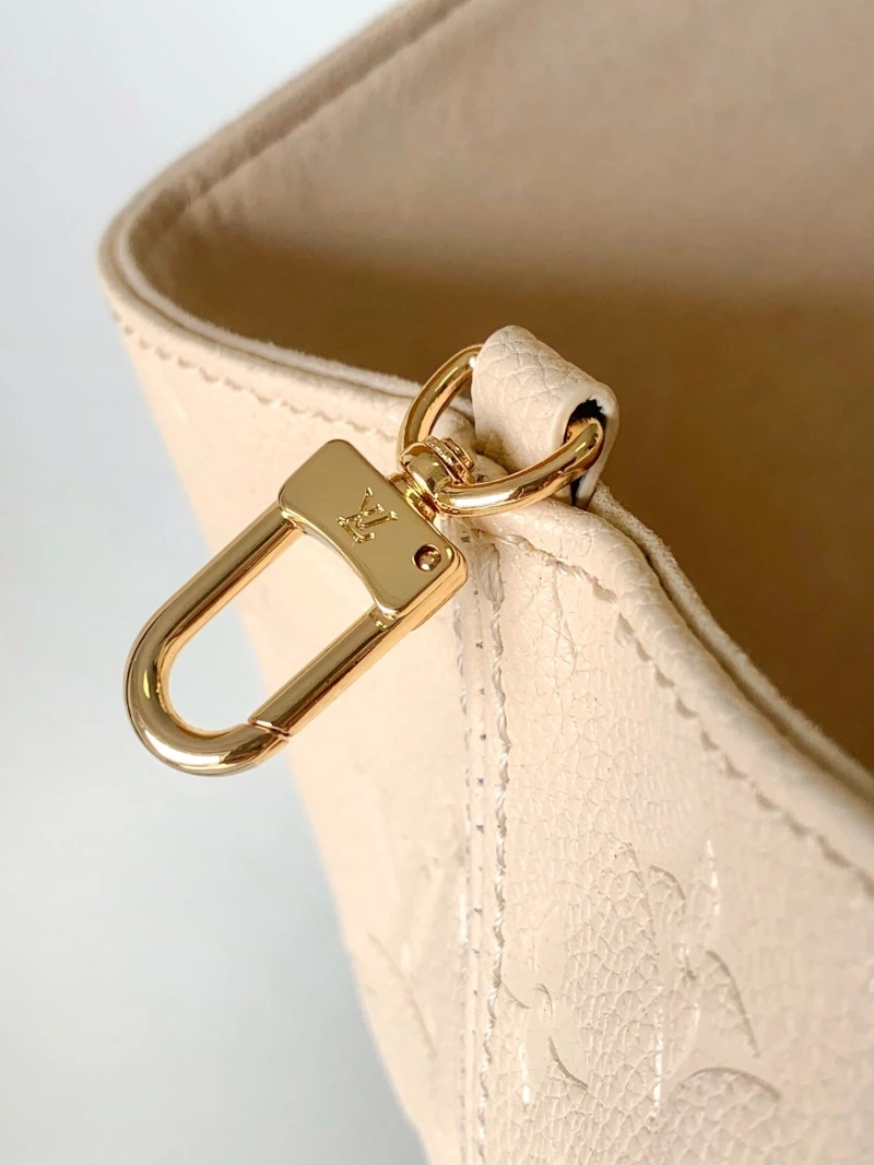 LV Backpacks 4233G-1211