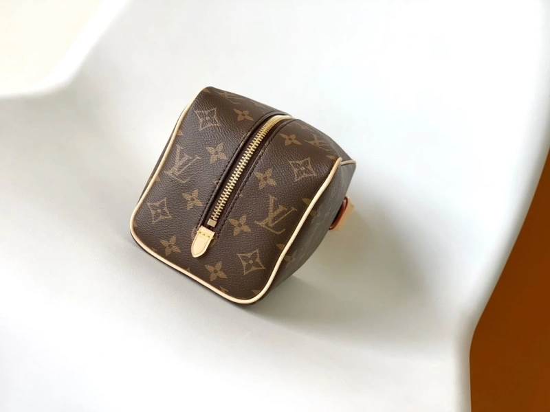 LV Cosmetic Bags 4233H-0121