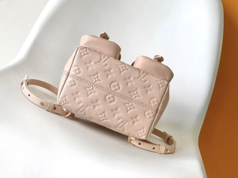 LV Backpacks 4233H-0166