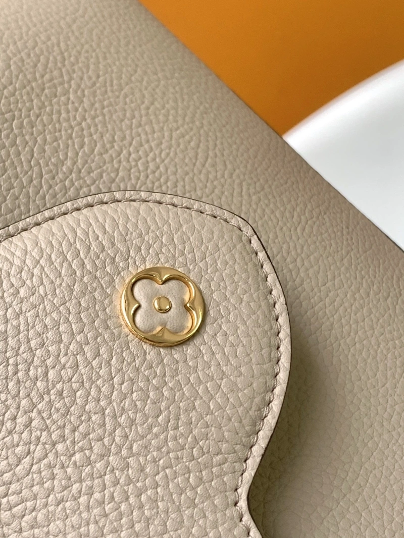LV Capucines Bags 4233H-0276