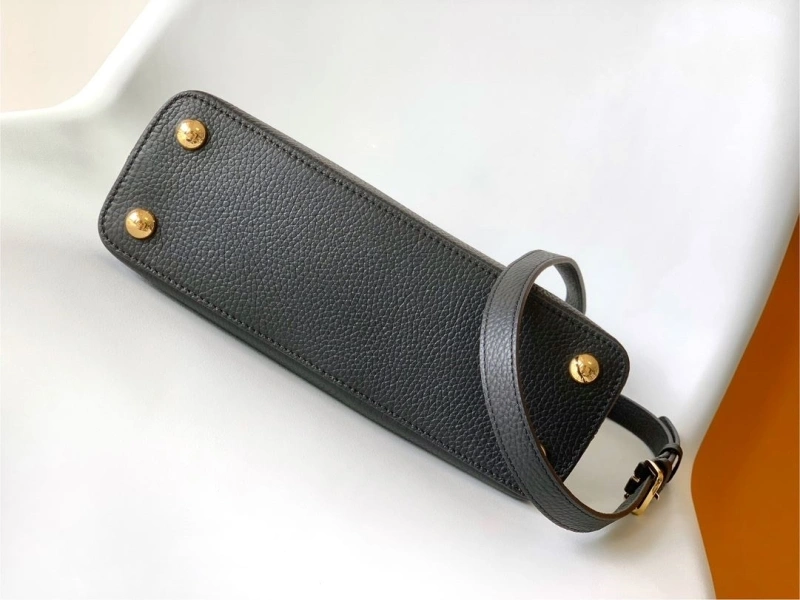 LV Capucines Bags 4233H-0277