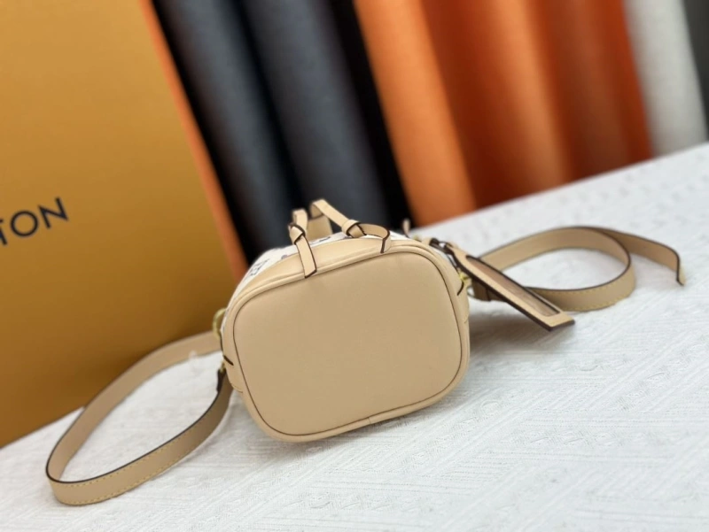 LV Bucket Bags 4233H-0322