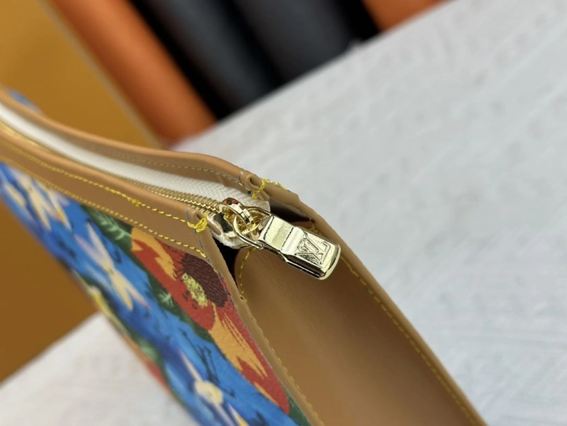 LV Clutch Bags 4233H-0332