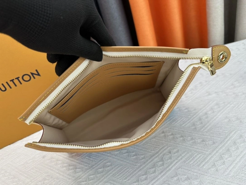 LV Clutch Bags 4233H-0332