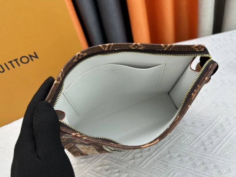 LV Clutch Bags 4233H-0333