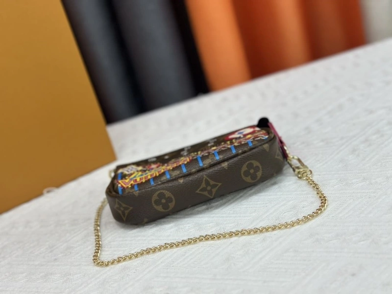 LV Clutch Bags 4233H-0340