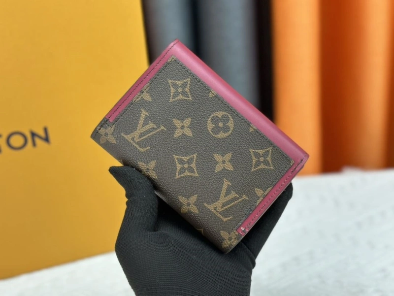 LV Wallets 4233H-0410
