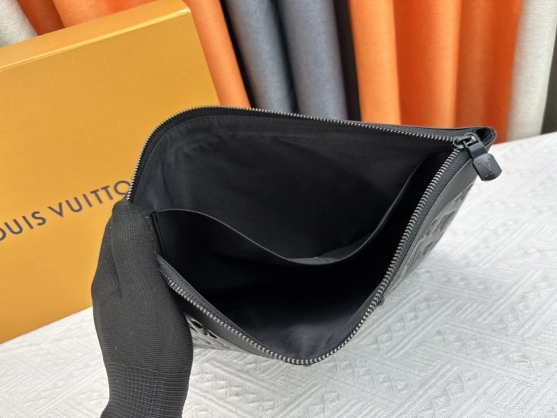 LV Clutch Bags 4233H-0411