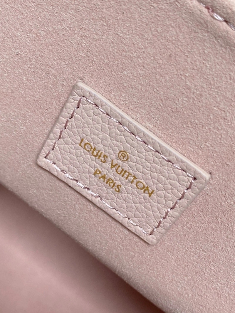 LV Backpacks 4233H-0424