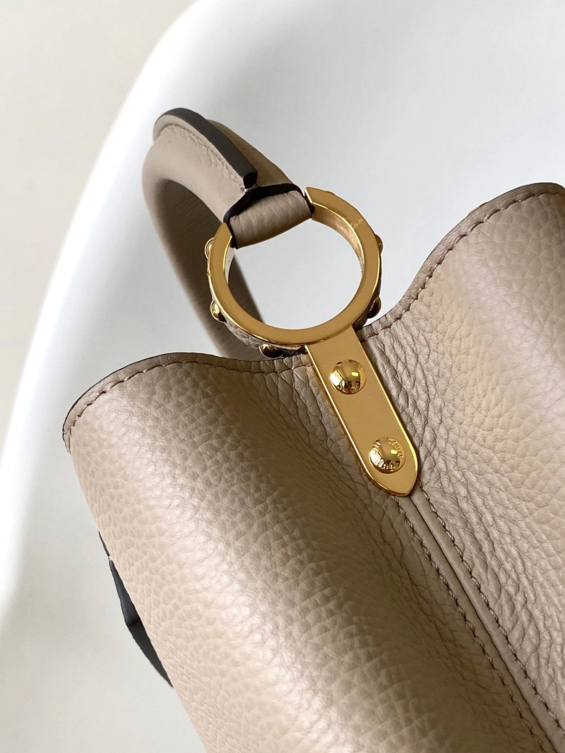 LV Capucines Bags 4233H-0437