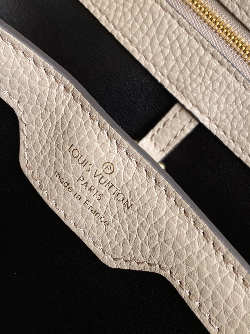LV Capucines Bags 4233H-0437