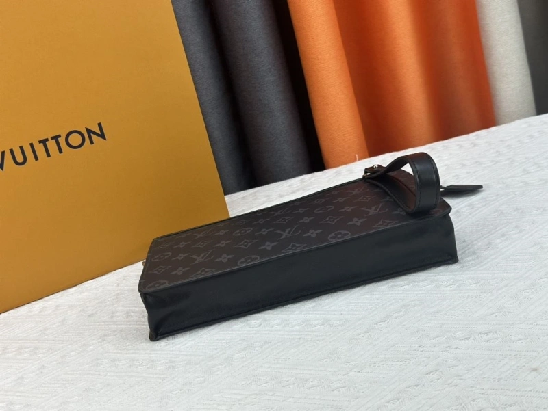LV Clutch Bags 4233H-0447