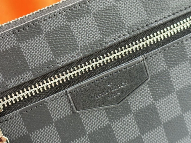 LV Clutch Bags 4233H-0449