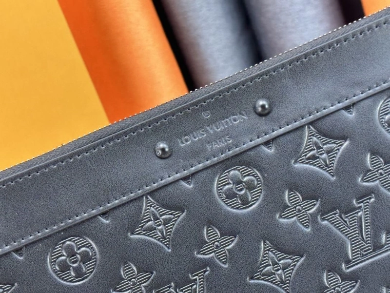 LV Clutch Bags 4233H-0453