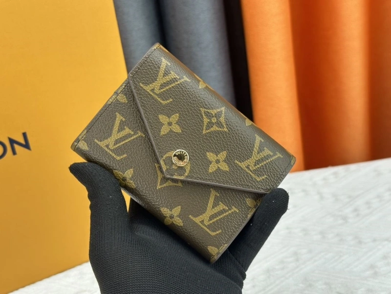 LV Wallets 4233H-0504