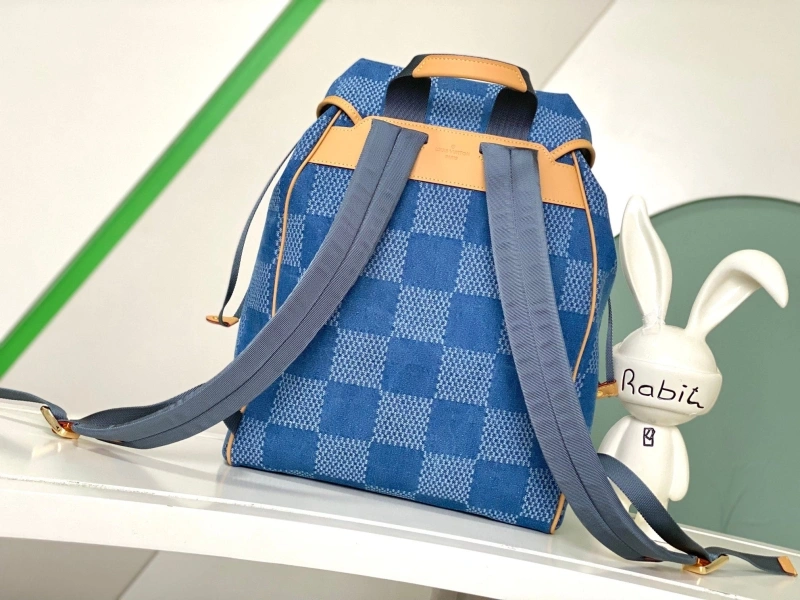 LV Backpacks 4233H-0572