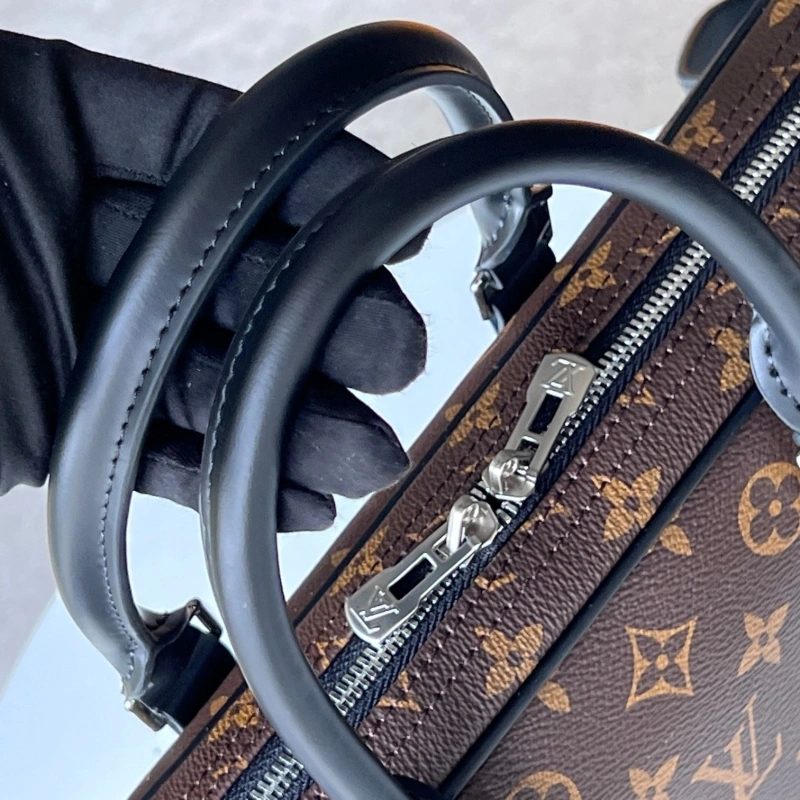 LV Mens Briefcases 4233H-0736