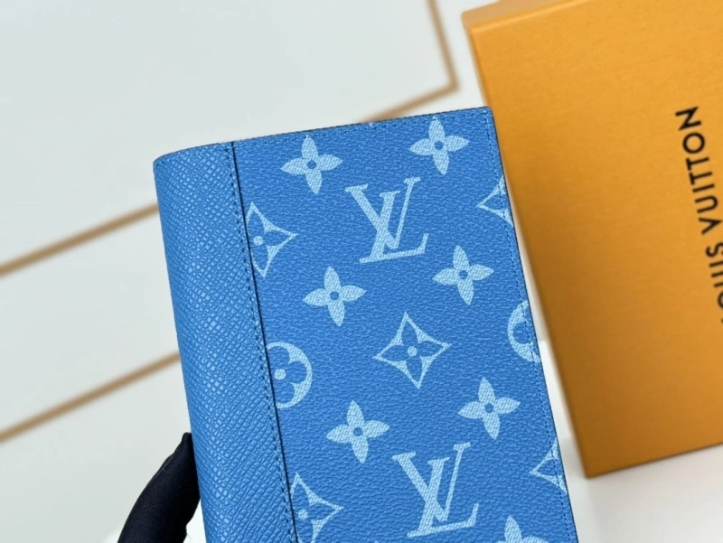 LV Wallets 4233H-0914
