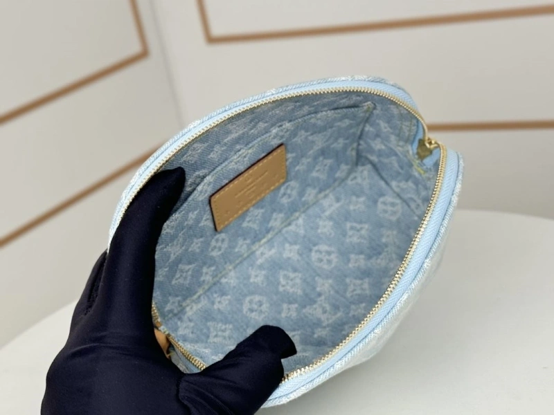 LV Clutch Bags 4233H-0942