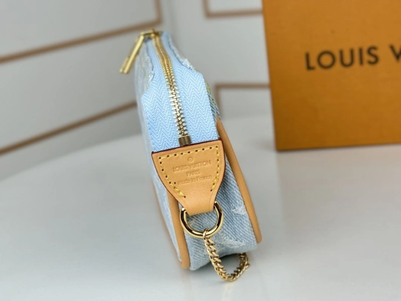 LV Clutch Bags 4233H-0943