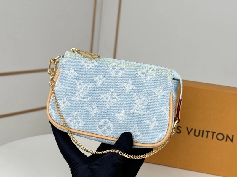 LV Clutch Bags 4233H-0943