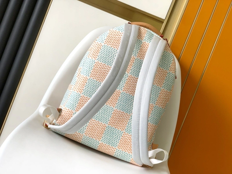 LV Backpacks 4233H-0979