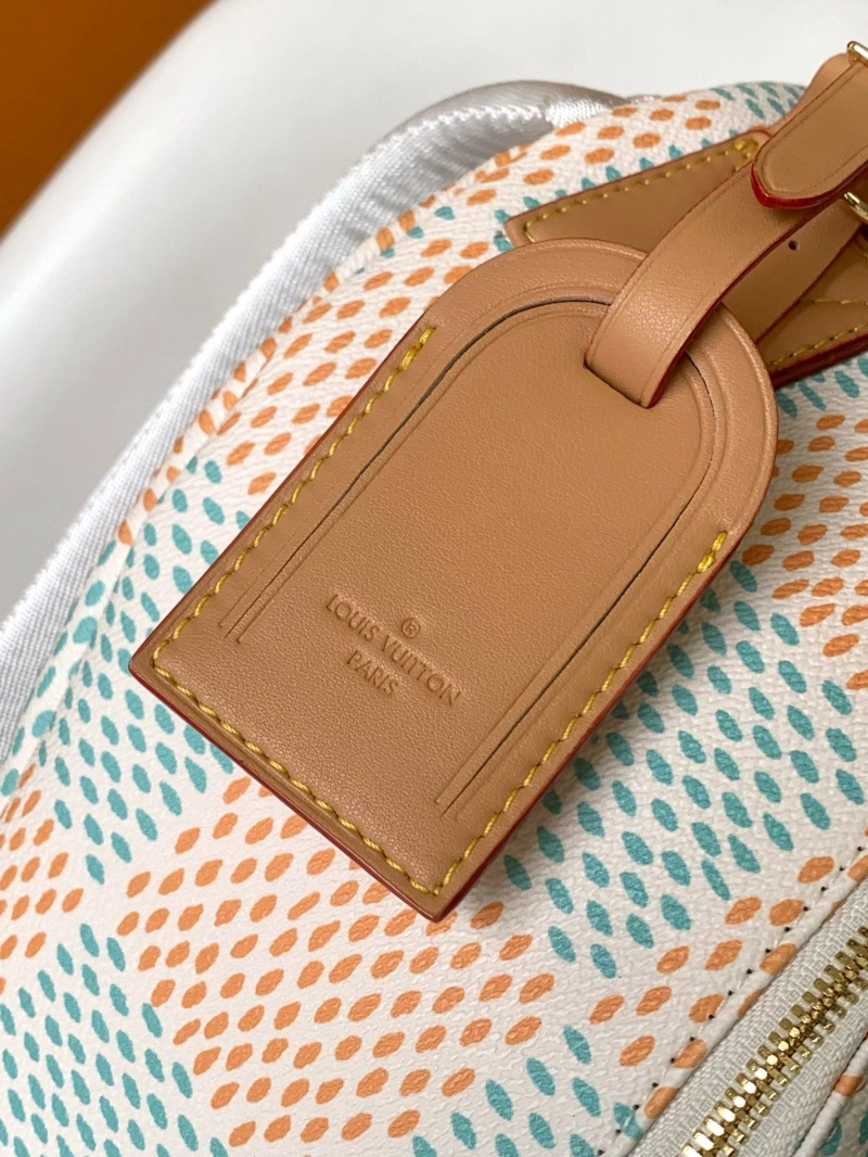 LV Backpacks 4233H-0979