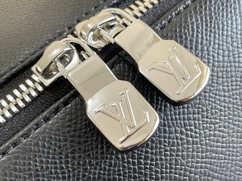LV Backpacks 4233H-0991