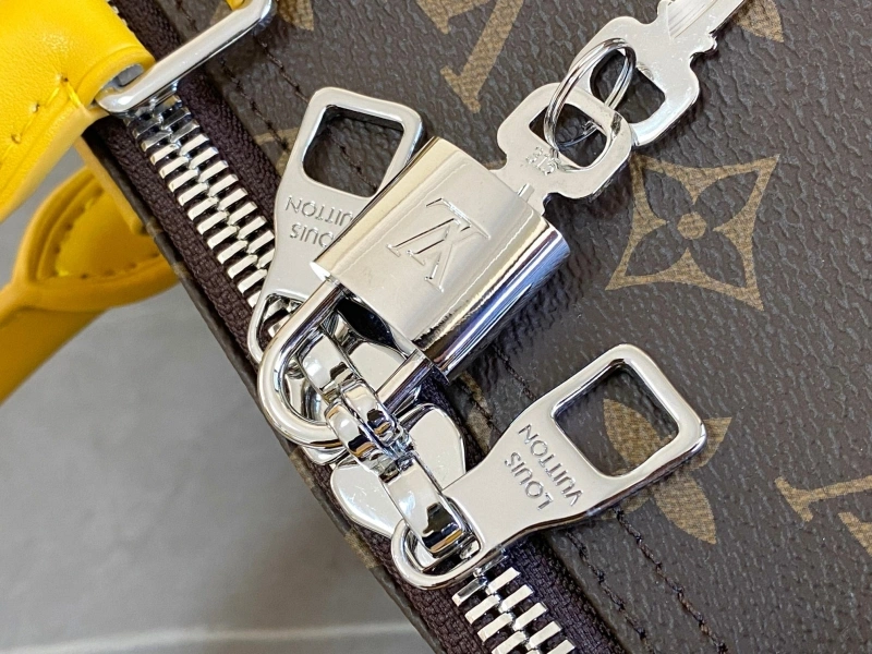 LV Travel Bags 4233H-1049
