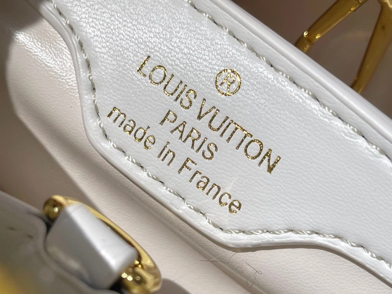 LV Capucines Bags 4233H-1194
