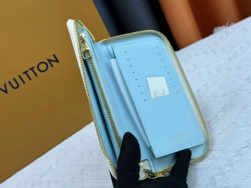 LV Wallets 4233H-1325