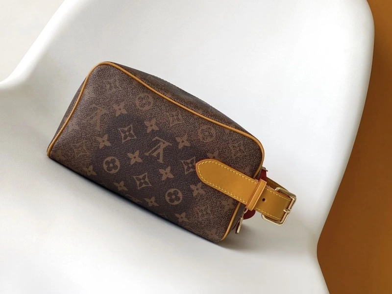 LV Cosmetic Bags 4233H-1400