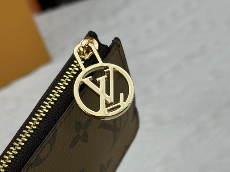 LV Wallets 4233H-1516