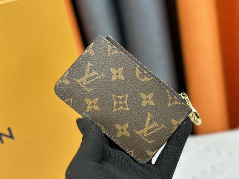 LV Wallets 4233H-1522