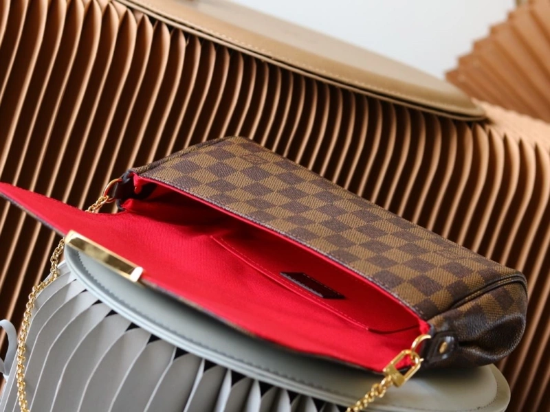 LV Clutch Bags 4233H-1547