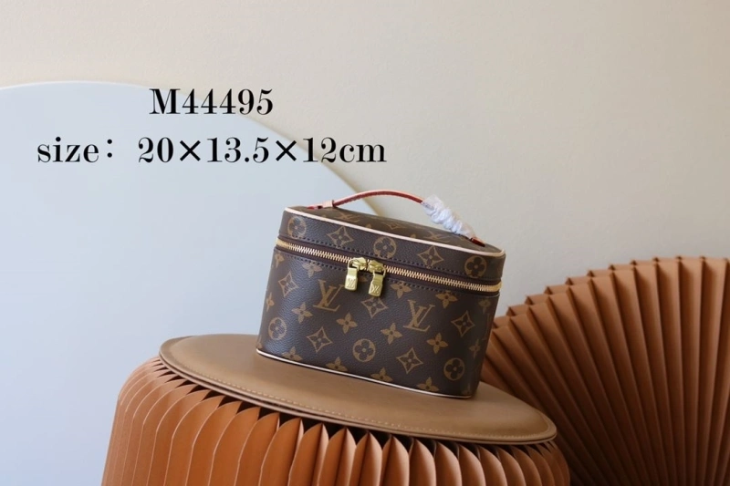 LV Cosmetic Bags 4233H-1582
