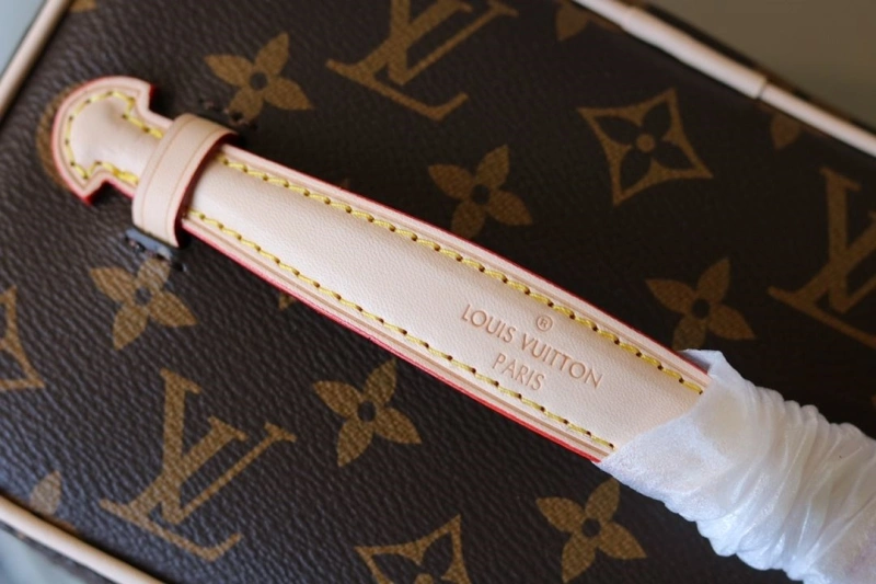 LV Cosmetic Bags 4233H-1582