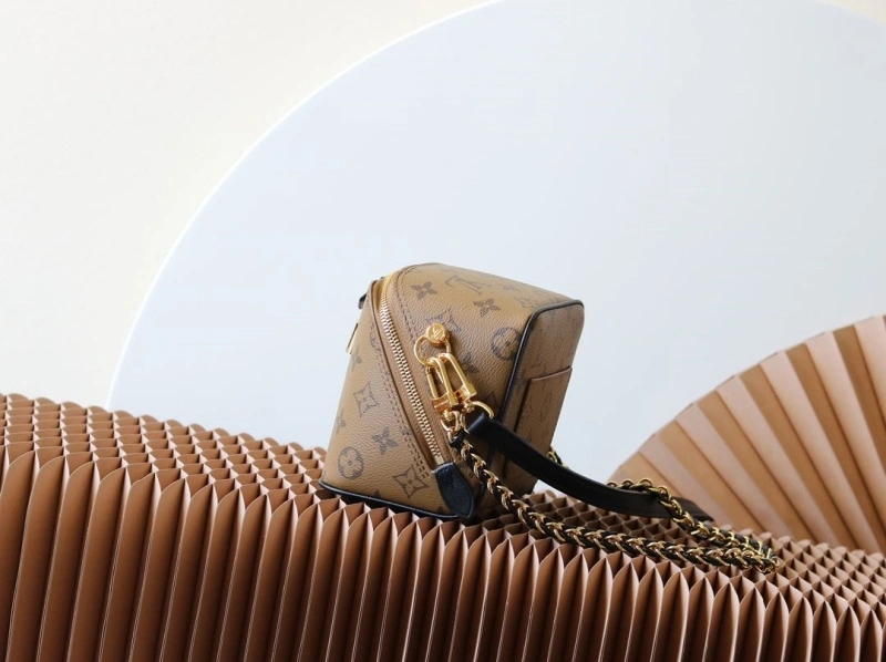 LV Cosmetic Bags 4233H-1611